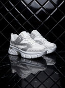 Anna – Witte Strass Sneaker met Chunky Zool