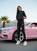 Queenie Tweedelig Trainingspak voor Dames - Zwart met Roze Strepen