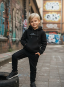 Hoodie Igor, zwart met geborduurd lichtblauw logo