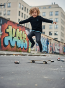 Sweater Tjabo - Kids, zwart met neon gele accenten