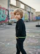 Sweater Tjabo - Kids, zwart met neon gele accenten