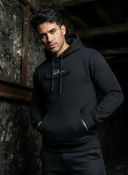 Hoodie Igor, zwart met geborduurd lichtblauw logo